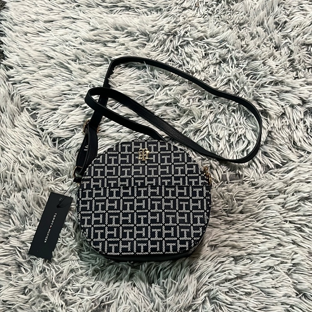 Tommy Hilfiger Crossbody Bag